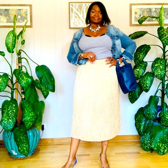 ✨ H&M✨ Gold Pleated Midi Skirt W/Elastic Waistband - Picture 10 of 11